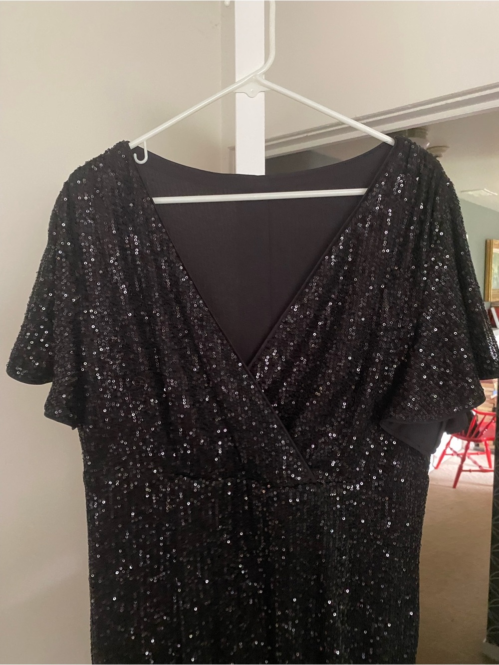 Elegant Black Sequin V-Neck Wedding Guest Dress